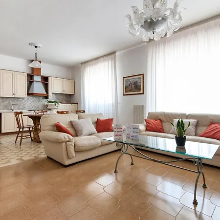 Guest house Maroby & Parking Lecce