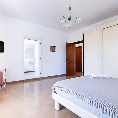 Guest house Maroby & Parking Lecce