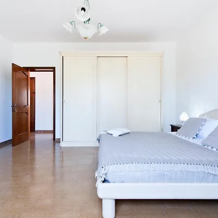 Guest house Maroby & Parking