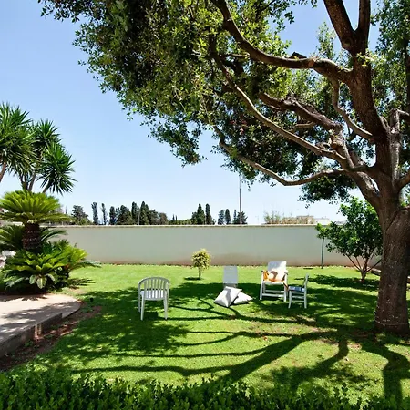 Guest house Maroby & Parking *