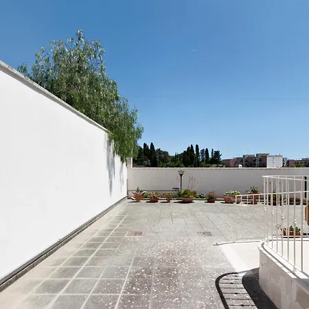 Maroby & Parking Guest house Lecce